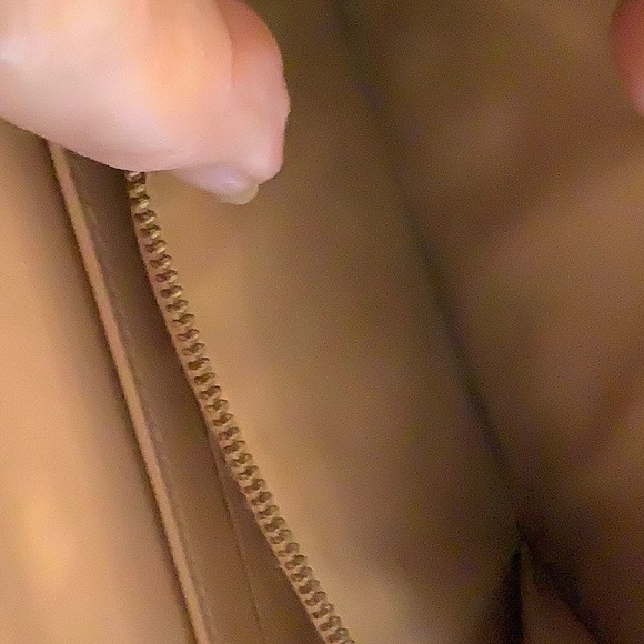 Authentic LV Monogram Vernis wallet - Picture 4 of 12